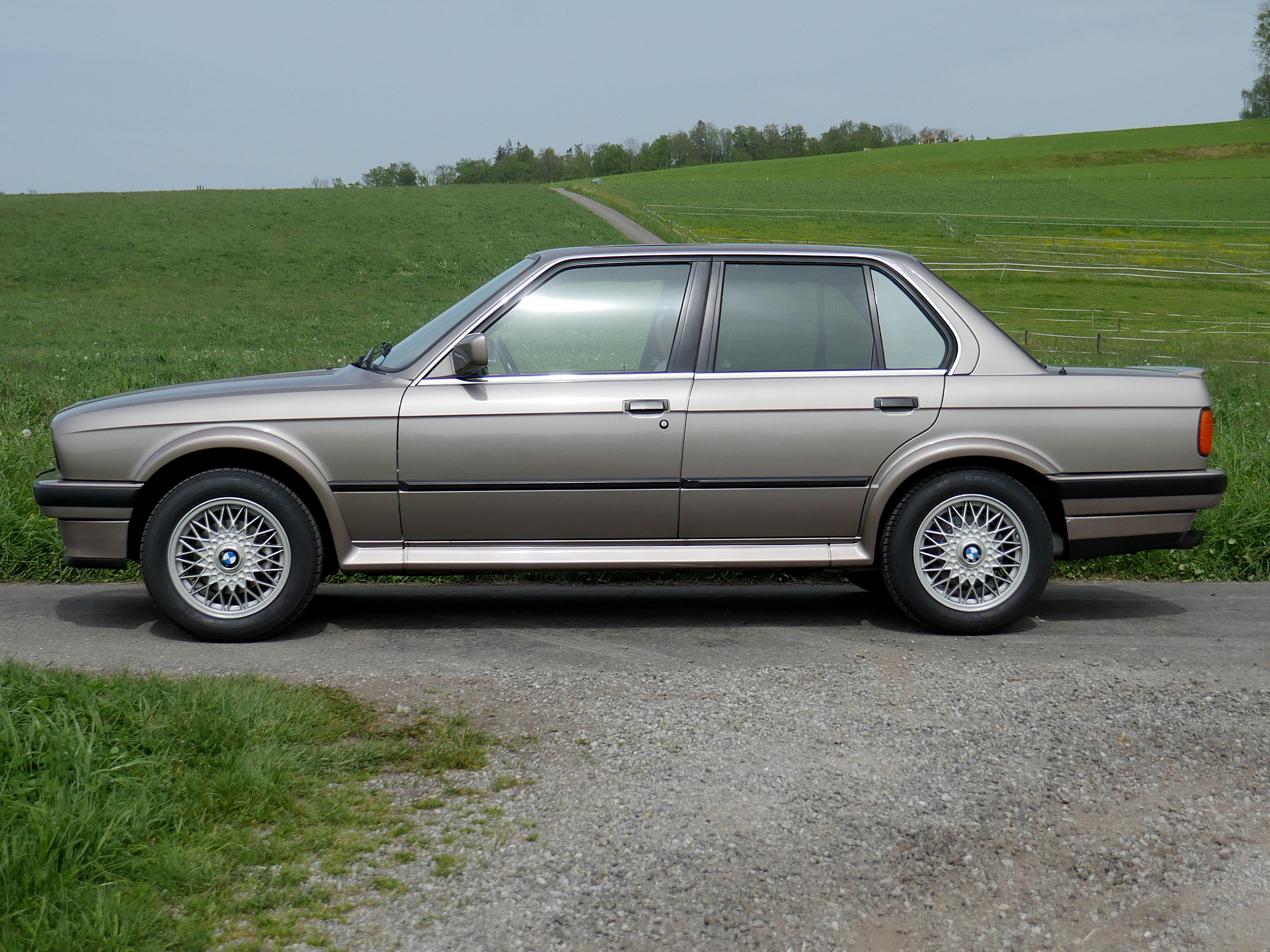 BMW 325 IX E30 Automatik beige 1989