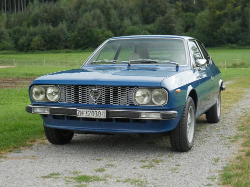 lancia beta 1600 HPE bleu antibes 1976 0002 3