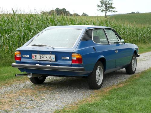 lancia beta 1600 HPE bleu antibes 1976 0007 8